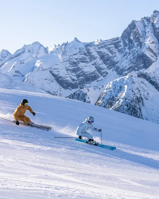 Skifahren_am_Ahorn__c_Mayrhofner_Bergbahnen.jpg