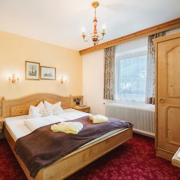 doppelzimmer_classic_2.jpg