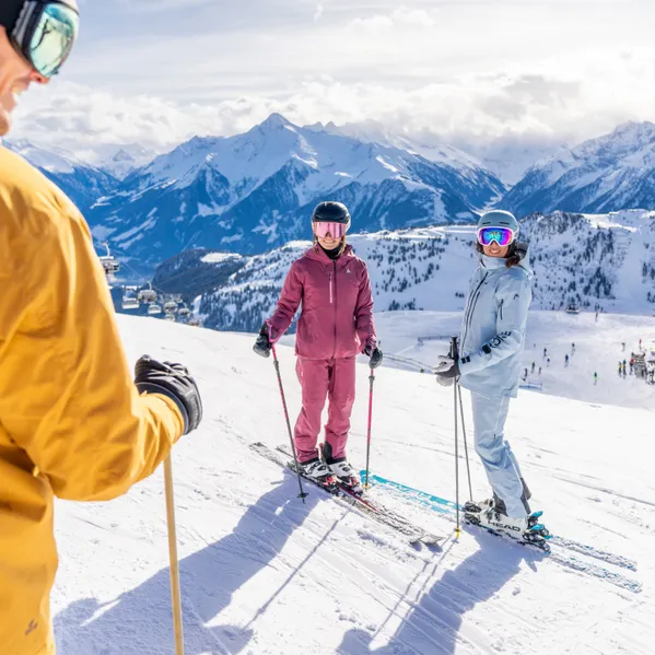 Skifahren_am_Penken__c_Mayrhofner_Bergbahnen.jpg
